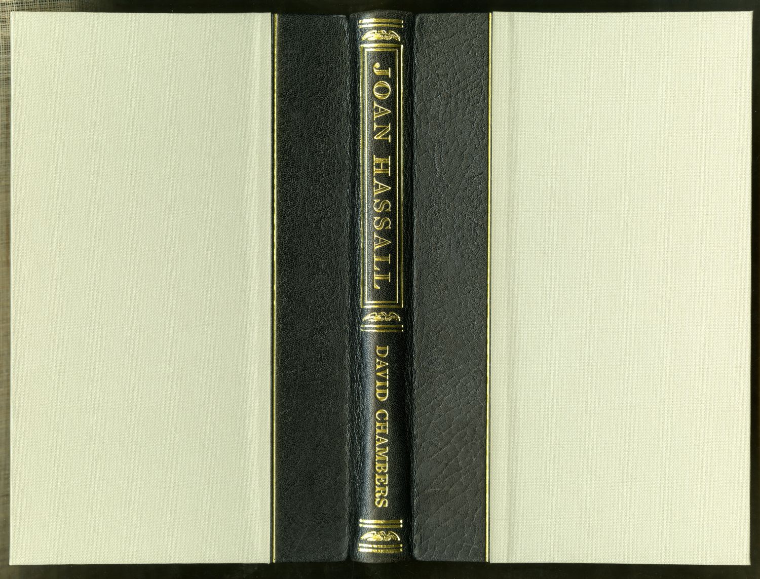 『Joan Hassall: engravings and drawings』（1985年）特装版表紙